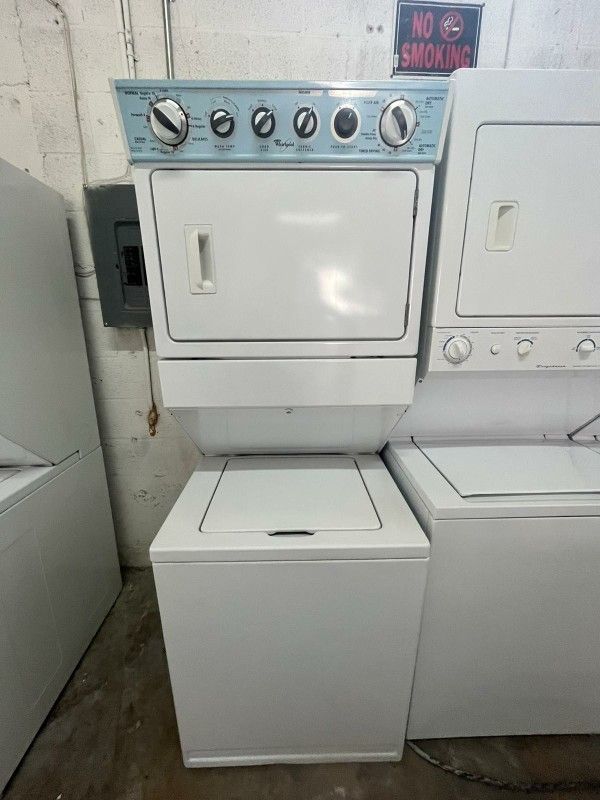 Washer And Dryer Stacked Whirpool 27 Inch Great Condition
