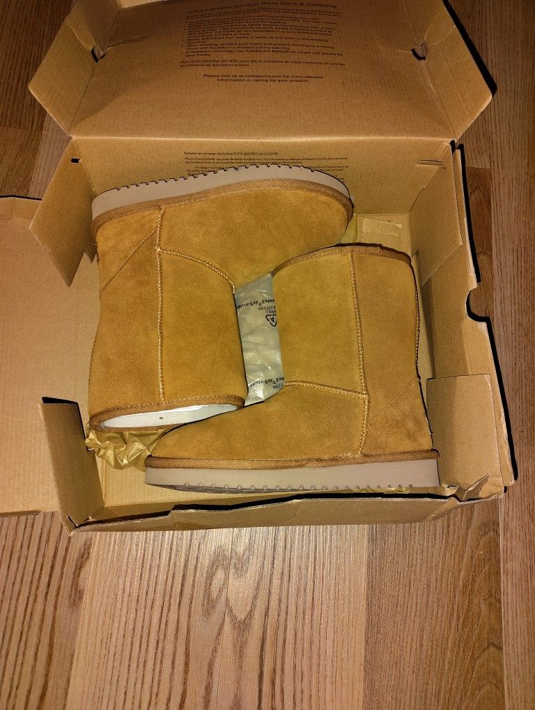 Never Worn Koolaburra ugg Short Boots Size 5