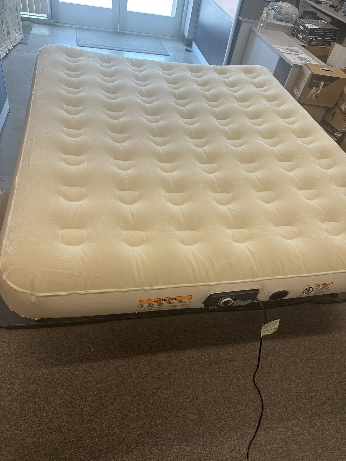 King Size Camping Air Mattress Auto Blow Up And Auto Shut Off 