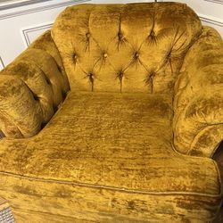 Vintage Broyhill Gold Velvet Chair