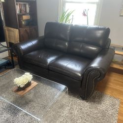 Loveseat 