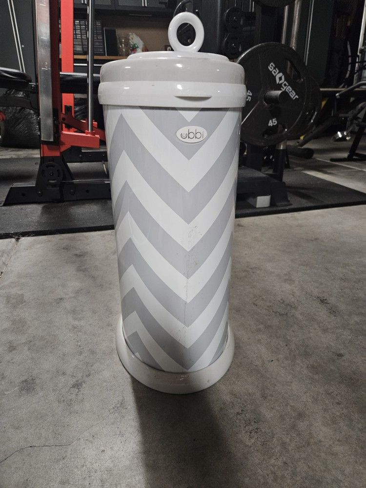 Gently Used Diaper Genie