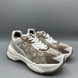 🔸Louis Vuitton Run 55 Ivory Sneakers Woman’s Size:  38-39✅  Sizes: 8 , 8.5🔸