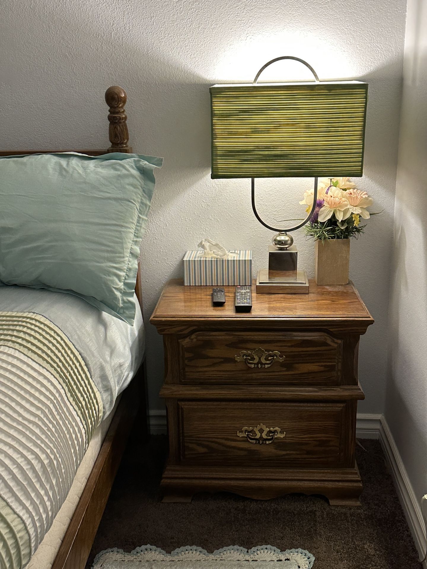 Solid Oak Bedroom Set – Excellent Quality & Condition