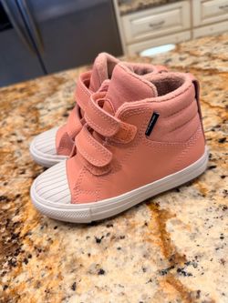 Converse toddler high top shoe 9c
