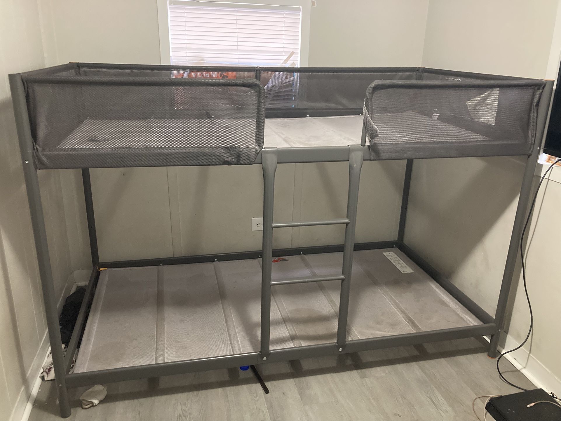 Nice Twin Bunk Bed
