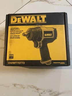 Dewalt 1/2in Impact Wrench(650 Ft-lbs)