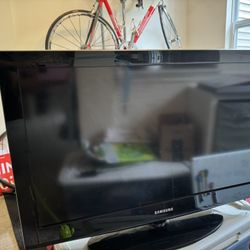 Samsung 32” LCD 403 Series (2011)