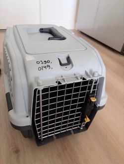 Pet carrier (6-7 lb)