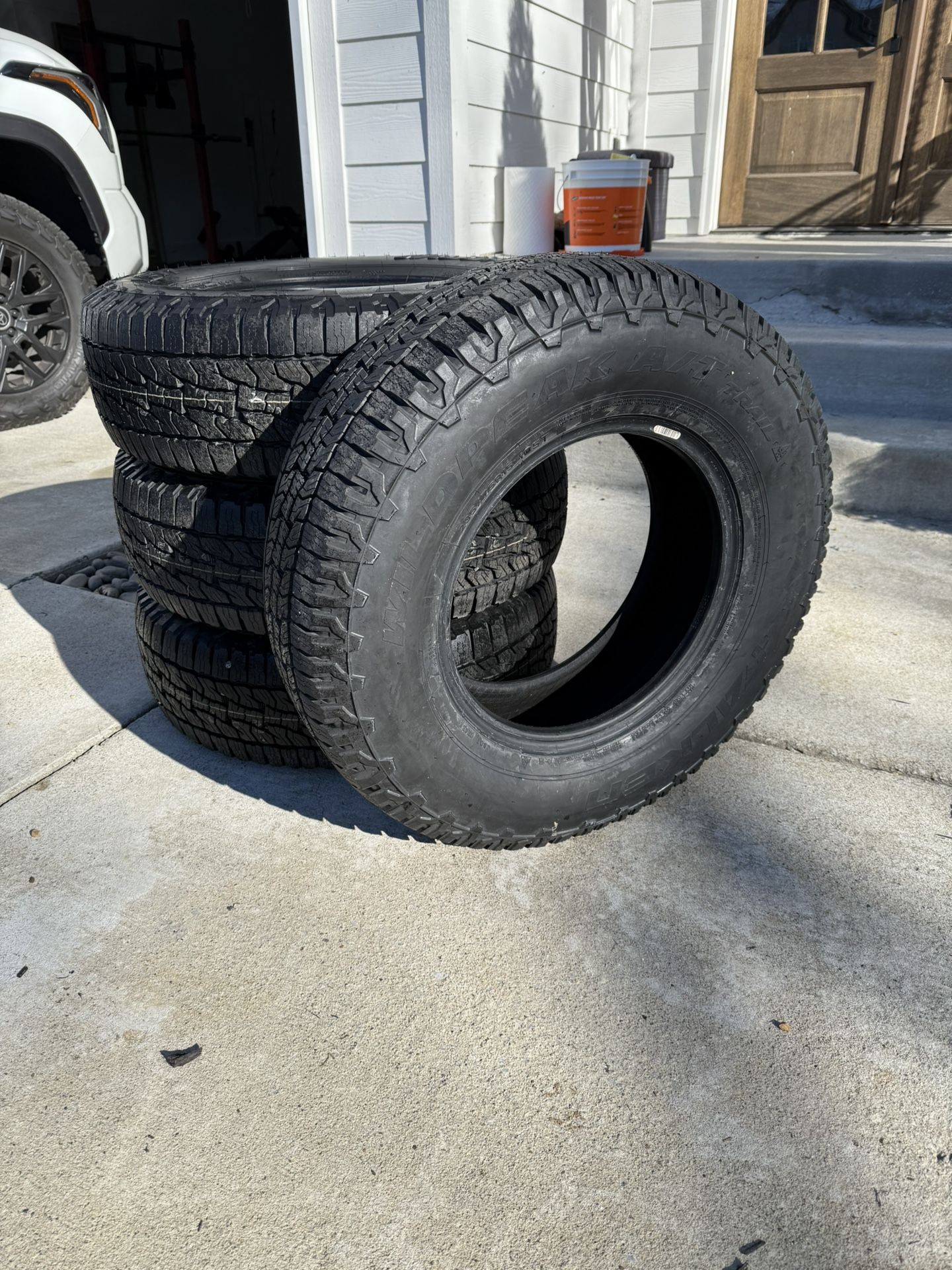 Falken | Wildpeak A/T Trail Tires | 235/75R15 (x4) [BRAND NEW]