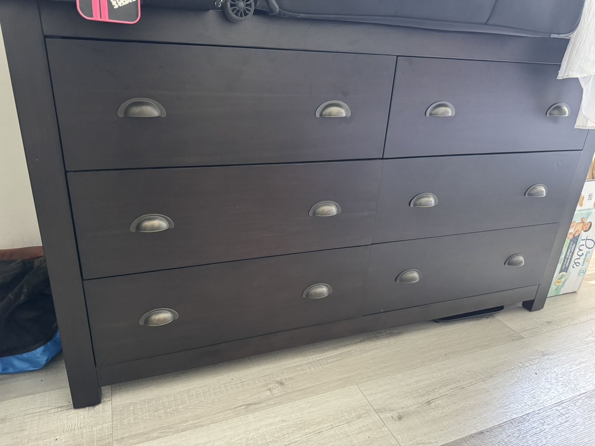 Modern Dark Wood 6-Drawer Dresser – Excellent Condition