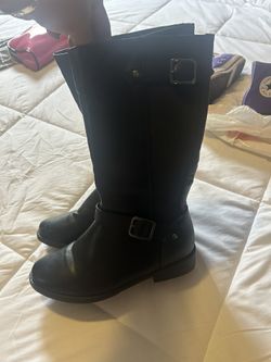 Girls Boots Size 4 Fairly Used