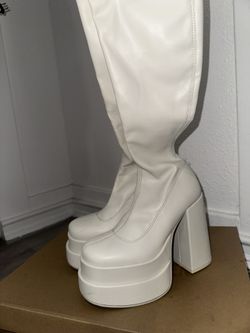Steve Madden Cypress Platform Boots – Ivory – Size 6 – Like New