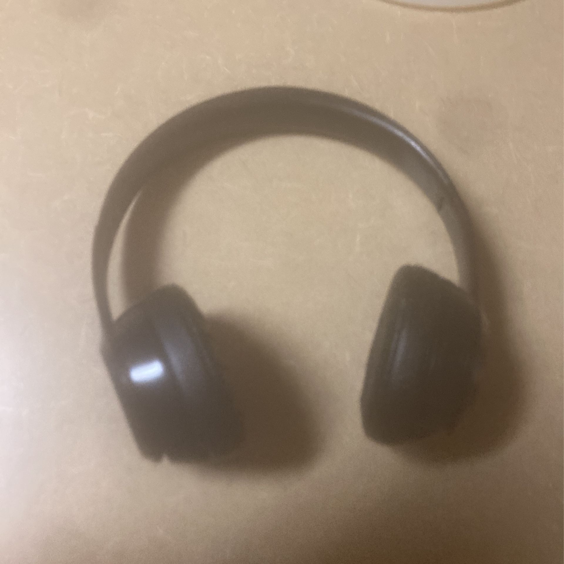 Beats Solo 3 / Just Can’t Charge But All Else Good Headphones