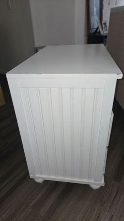 Sm white dresser