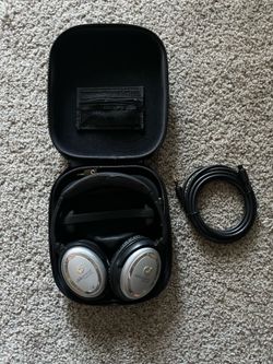 Able Planet Link Audio Over- Ear headphones with carry case