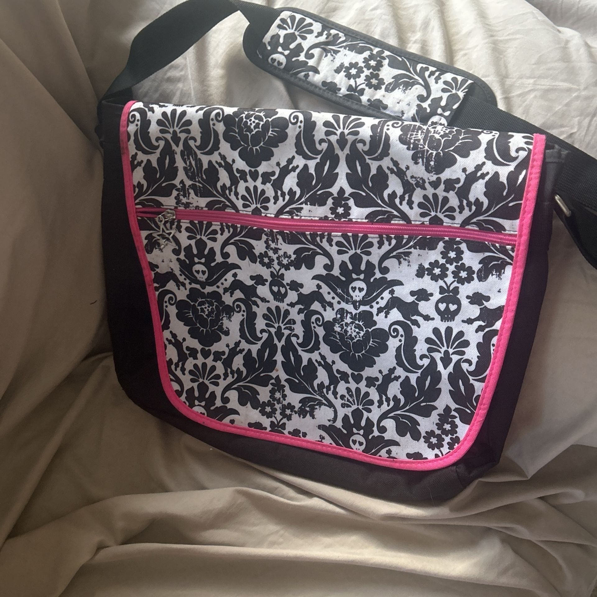 Messenger Computer Bag Black, White & Pink