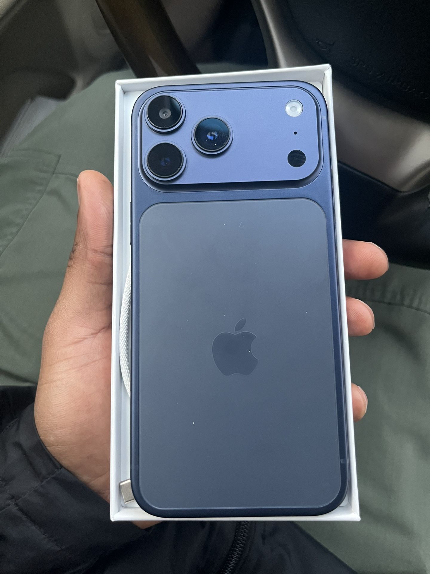 1TB 17 PRO MAX UNLOCKED