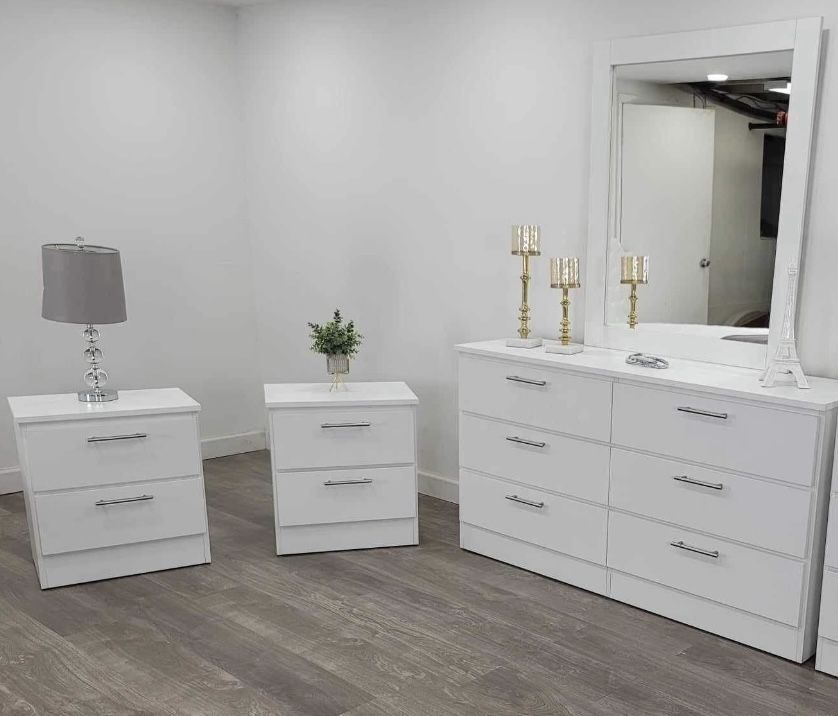 Dresser Whit Mirror And 2 Nightstands - Cómoda Con Espejo Y 2 Mesitas De Noche 