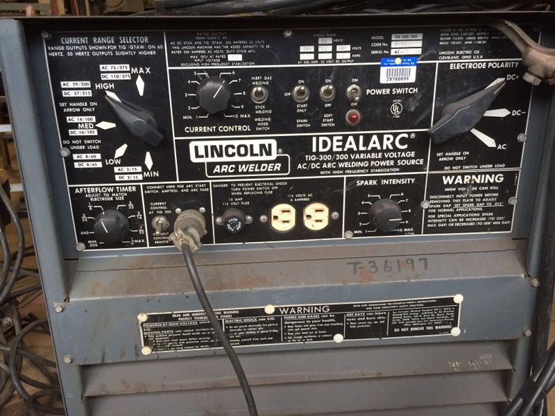 Lincoln Idealarc 300/300 Single Phase Tig/Stick Aluminum Welder for