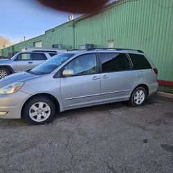 2004 Toyota Sienna