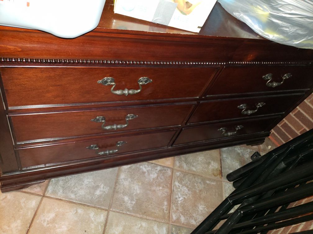 6 drawer dresser.