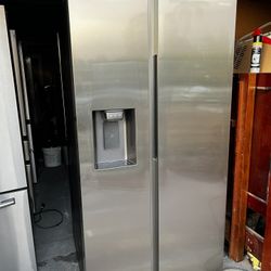 Samsung Side By Side Refrigerator Stainless Steel DELIVERY AVAILABLE 🚚