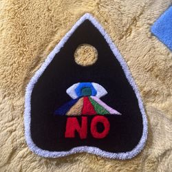 Planchette Ouija Yarn Art