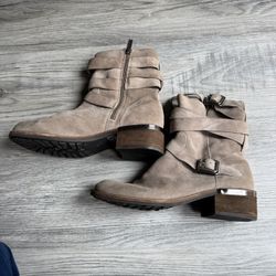 Vince Camuto Zip Up Ankle Boots. Women’s Size 8.5M
