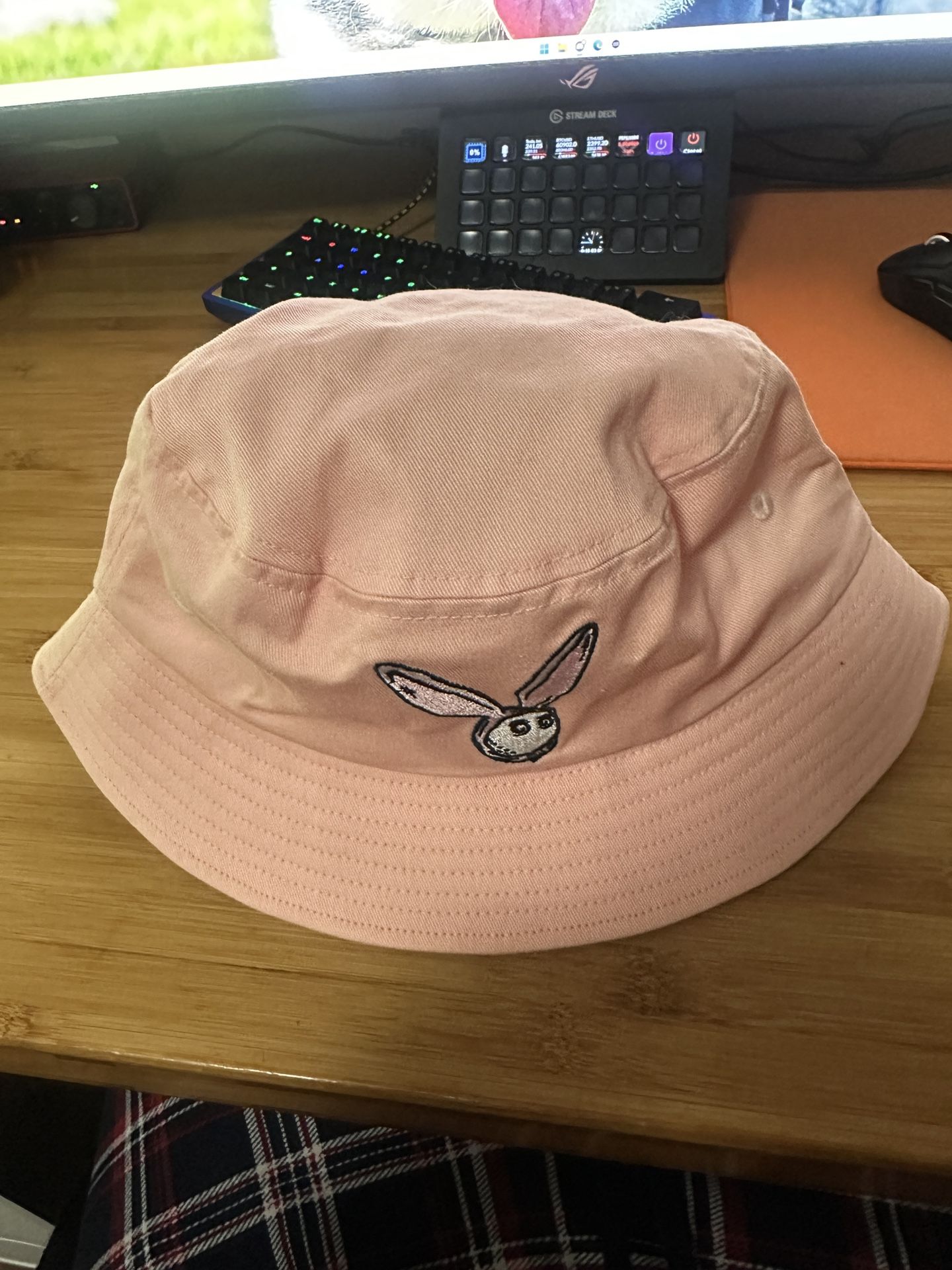 Malbon Bucket Hat Bunny Pink