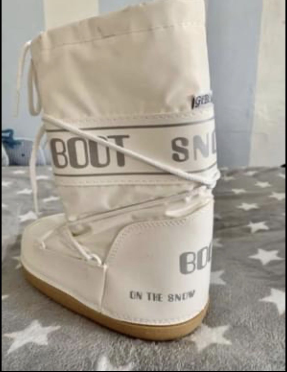 Women Snow boots (size 32-34 )