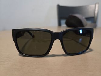 Men's Madson (Classico) Matte Black frame and Polarized Lenses. For larger heads. Excellent condition!