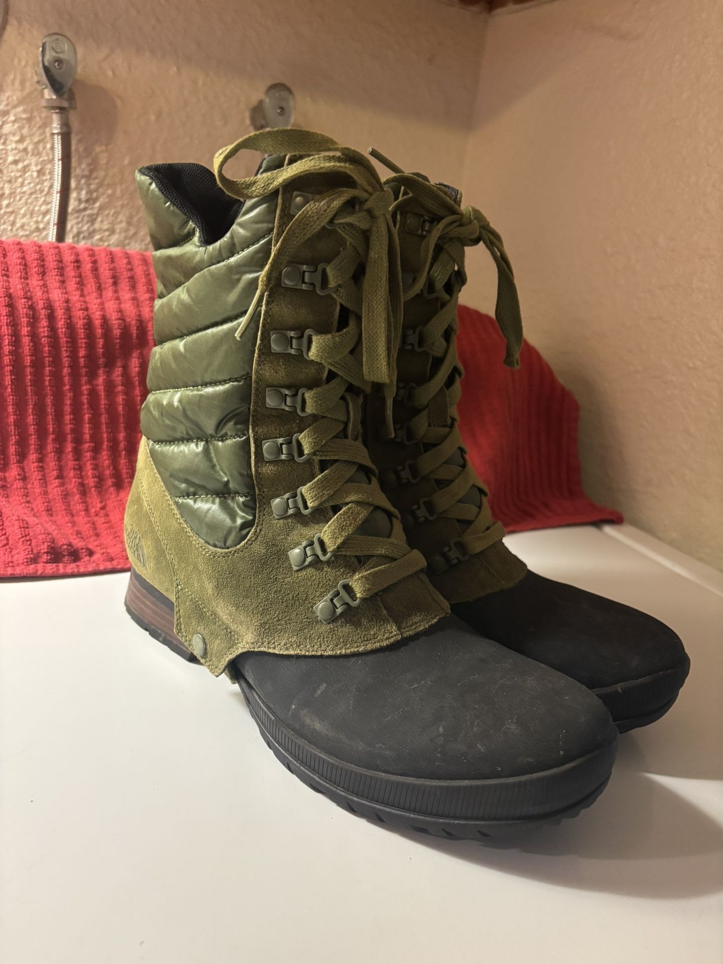 The North Face Zophia Heat Seeker Women’s Boots Size 9