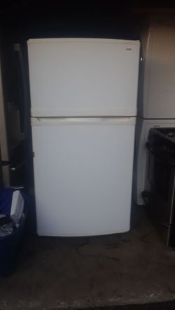 Refrigerador MARCA Kenmore 2 puertas delube r