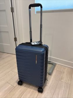 New TravelPro Archer TC09056 21in Carry On Navy