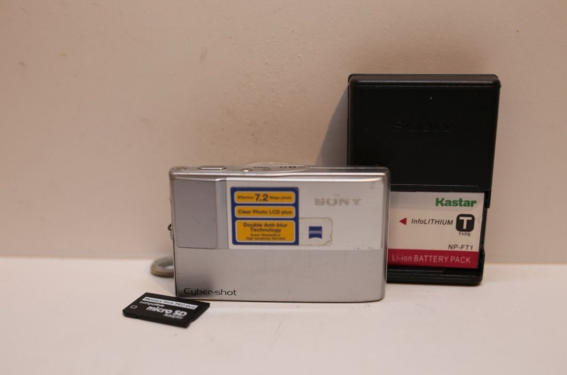 Sony Cybershot DSC-T10 Silver Digital Camera - Tested Works