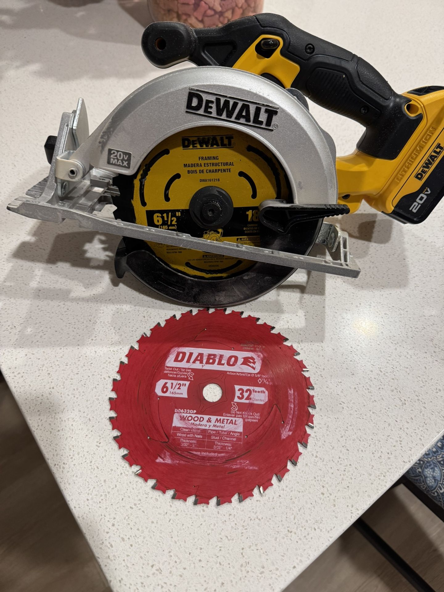 Dewalt 6.5 In. 20v Circular Saw W/Battery