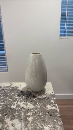 White Crackle Glaze Ceramic Vase