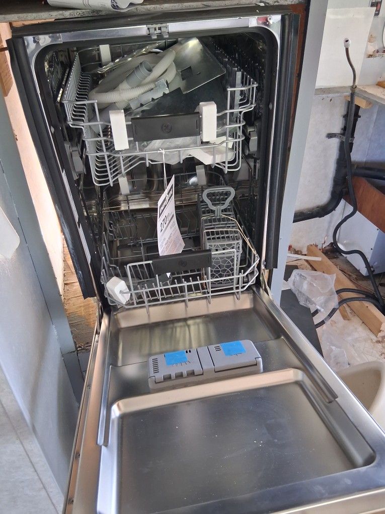 Small G.E. Dishwasher