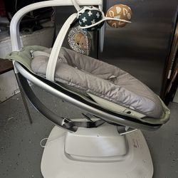 Mamaroo Baby Swing 