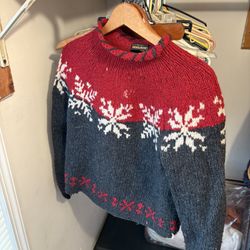 Women’s Snowflake Sweater 