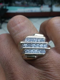 10k gold 8.8 grams 1ct diamond