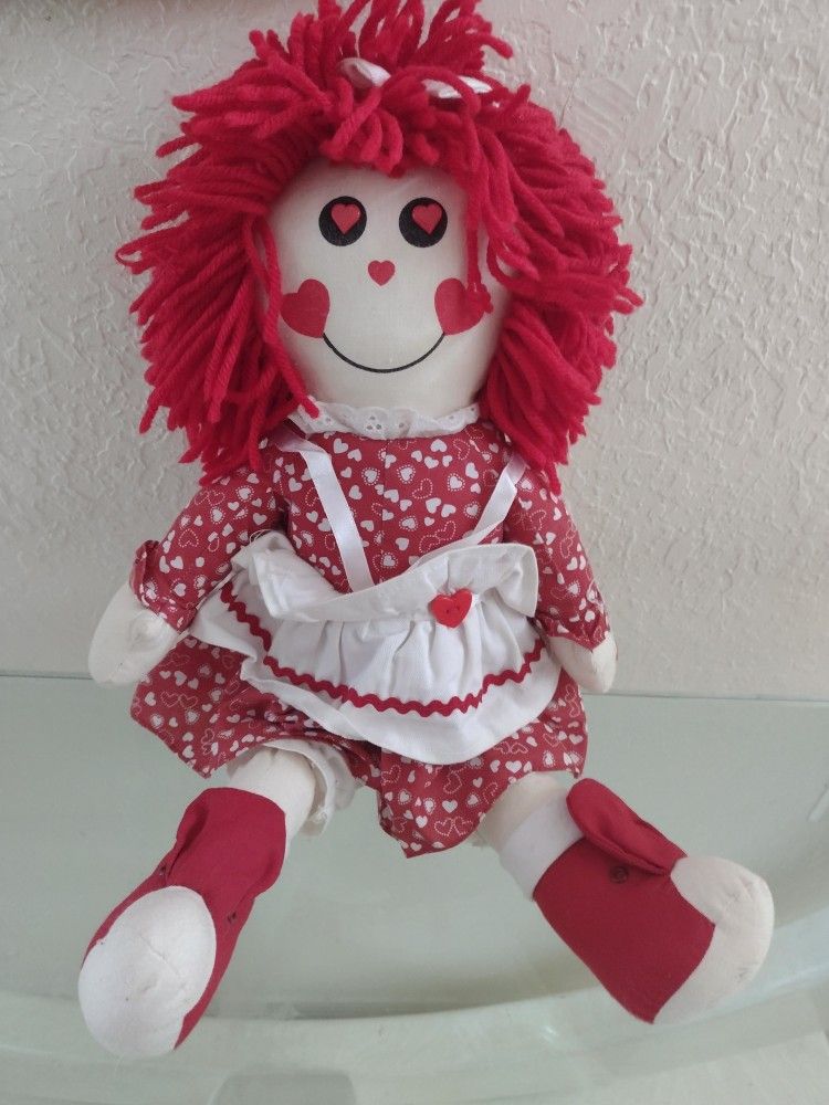 Raggedy Ann Sing and Sway PBC 18" Doll