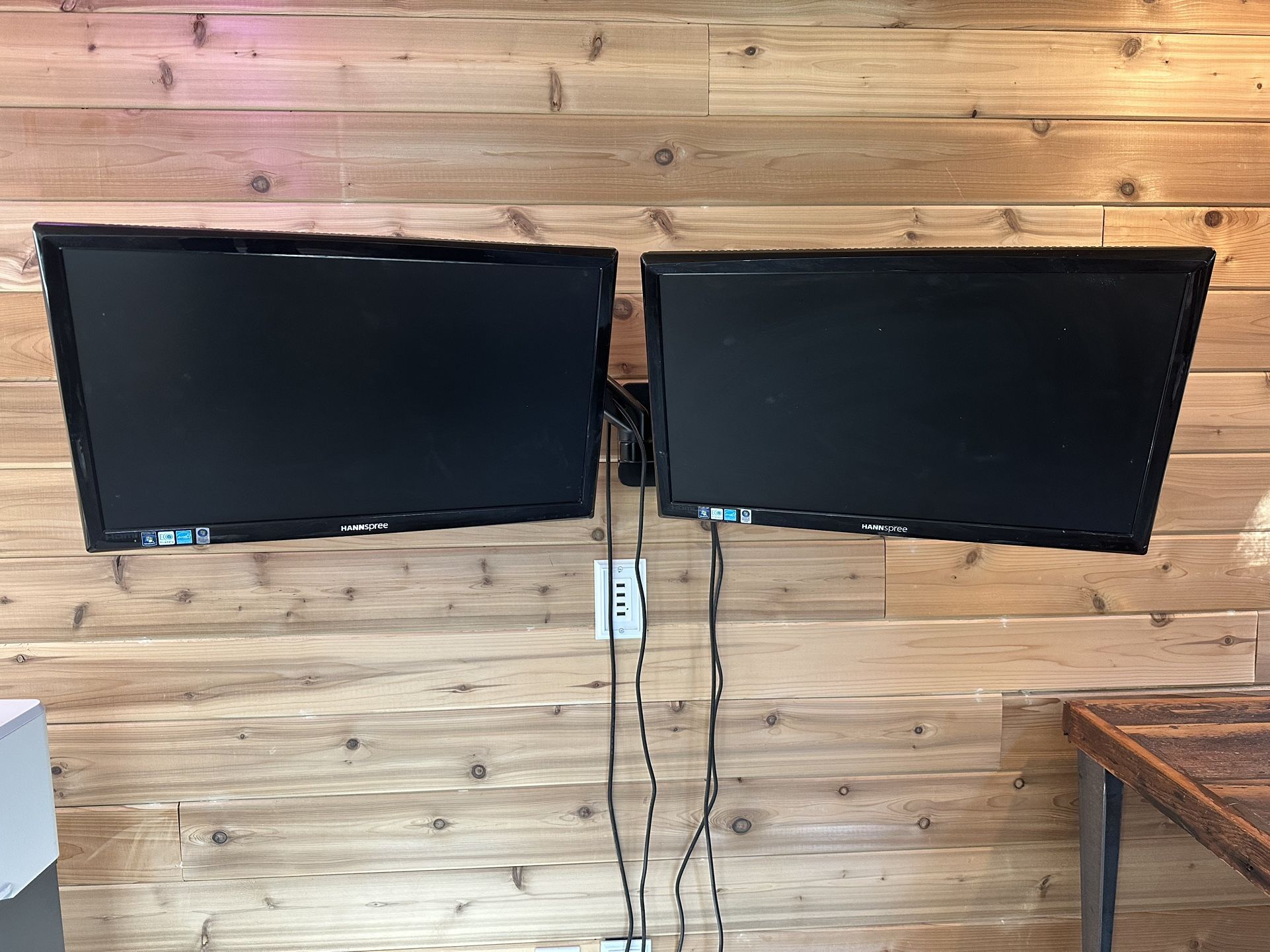 2 Hanspree Monitors With Wall Mount