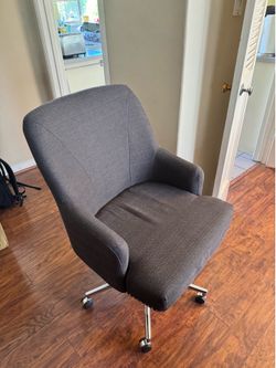 Serta Leighton Upholstered Office Chair – Like New