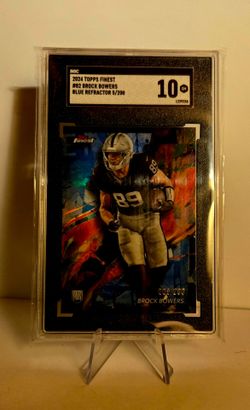 TOPPS 2024 Finest Brock Bowers Raiders #82 Blue Refractor /200 RC SGC 10