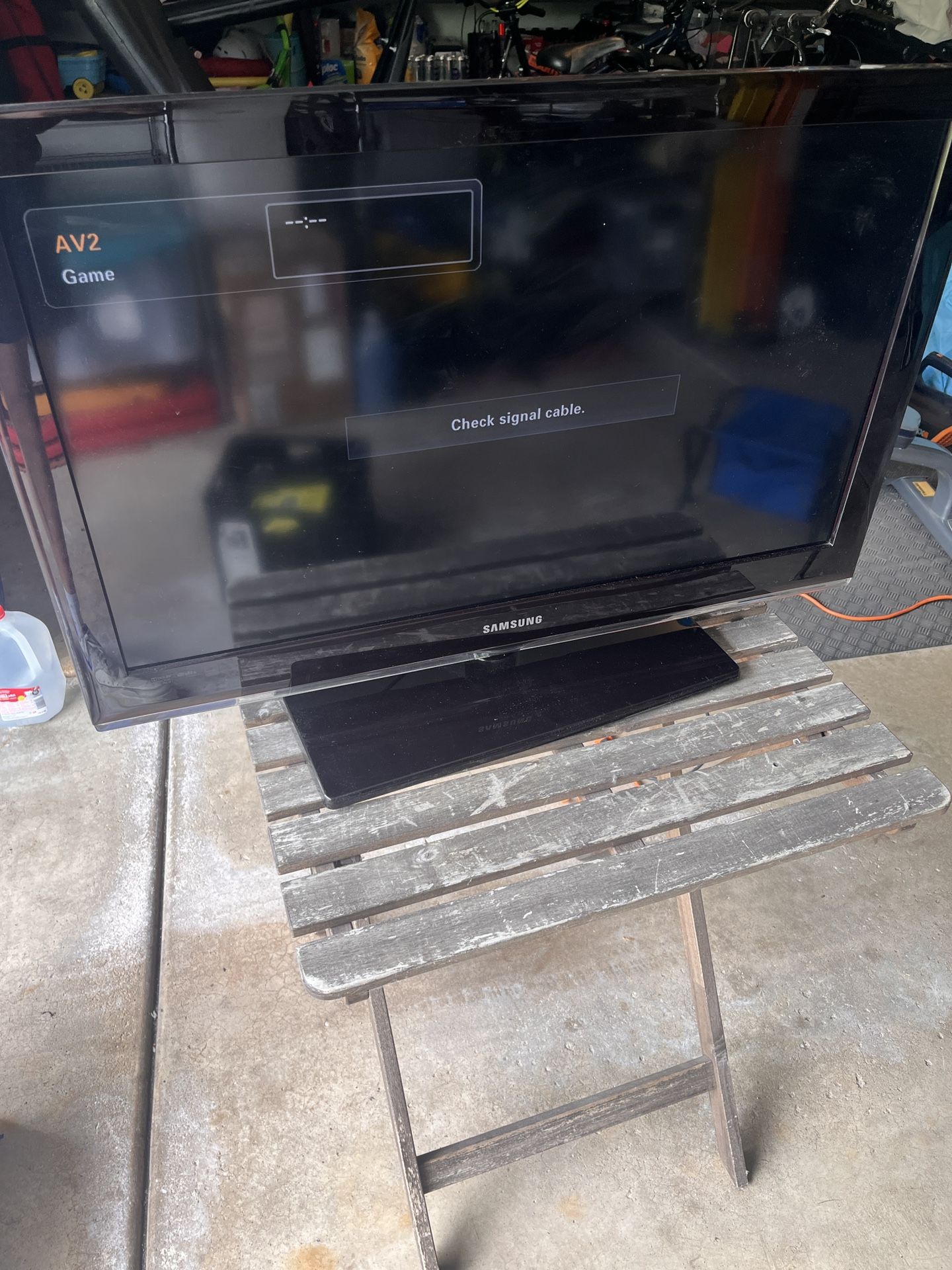 Samsung 32" LCD TV