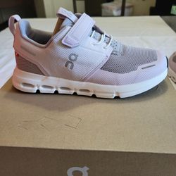 *NEW* On Cloud Play Kids Shoes Pink Gray Size 2K Sneakers Hook Loop with Box