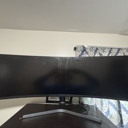 Samsung 49” Odyssey / CRG9 QLED 120Hz — cracked screen — for parts or repair