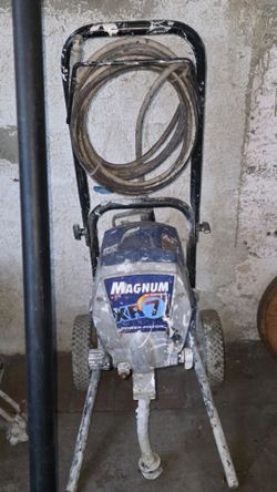 ​Graco Magnum XR7 Airless Paint Sprayer on Cart